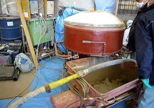 狭いスペースで混練可能